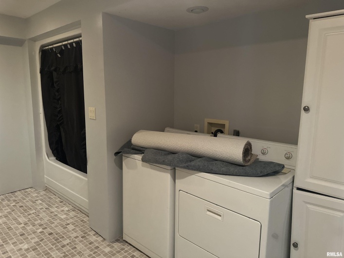 104 MCNEIL Street, Energy, Illinois 62933, 3 Bedrooms Bedrooms, 0 ,3 BathroomsBathrooms,Residential,For Sale,MCNEIL,0,RMAEB458625