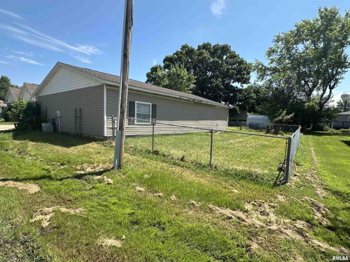104 MCNEIL Street, Energy, Illinois 62933, 3 Bedrooms Bedrooms, 0 ,3 BathroomsBathrooms,Residential,For Sale,MCNEIL,0,RMAEB458625