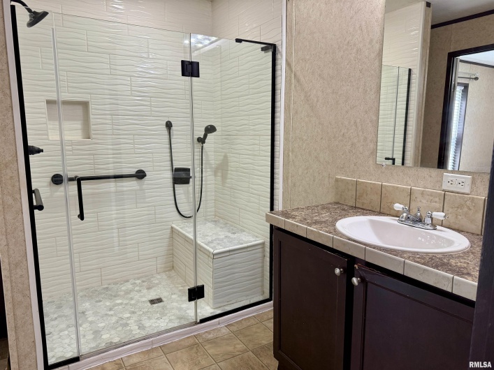 113 21ST Street, Metropolis, Illinois 62960, 3 Bedrooms Bedrooms, 0 ,2 BathroomsBathrooms,Residential,For Sale,21ST,0,RMAEB458291
