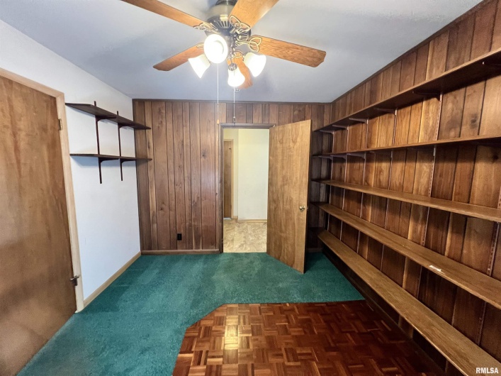 112 Birdsong Drive, Carbondale, Illinois 62901, 5 Bedrooms Bedrooms, 0 ,3 BathroomsBathrooms,Residential,For Sale,Birdsong,0,RMAEB458631