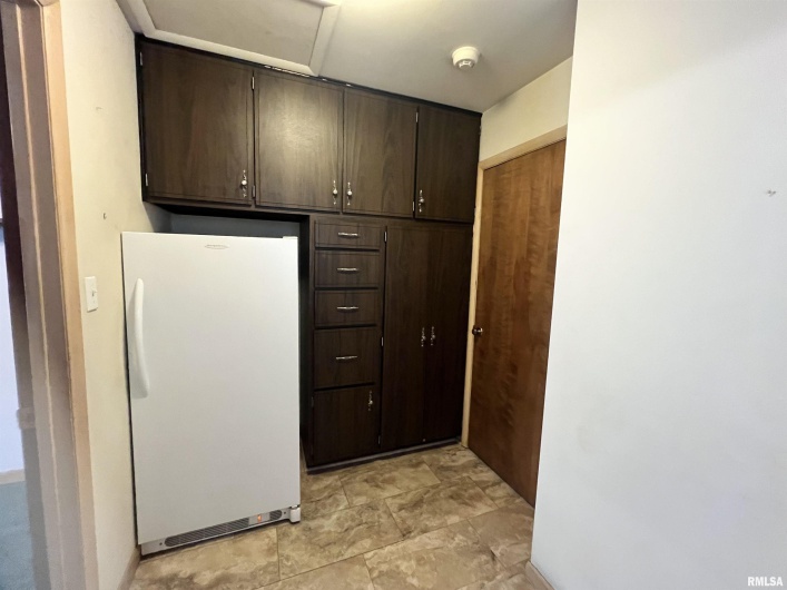 112 Birdsong Drive, Carbondale, Illinois 62901, 5 Bedrooms Bedrooms, 0 ,3 BathroomsBathrooms,Residential,For Sale,Birdsong,0,RMAEB458631