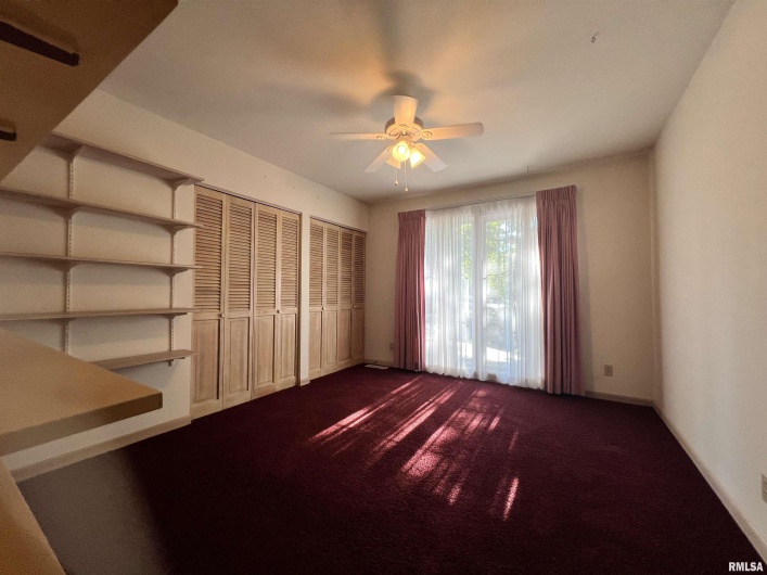 112 Birdsong Drive, Carbondale, Illinois 62901, 5 Bedrooms Bedrooms, 0 ,3 BathroomsBathrooms,Residential,For Sale,Birdsong,0,RMAEB458631