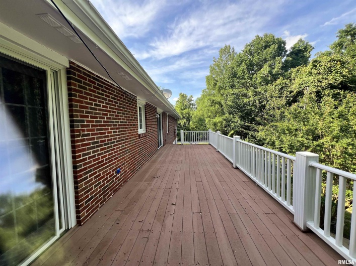 112 Birdsong Drive, Carbondale, Illinois 62901, 5 Bedrooms Bedrooms, 0 ,3 BathroomsBathrooms,Residential,For Sale,Birdsong,0,RMAEB458631