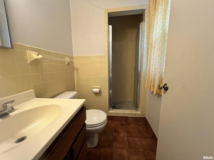 112 Birdsong Drive, Carbondale, Illinois 62901, 5 Bedrooms Bedrooms, 0 ,3 BathroomsBathrooms,Residential,For Sale,Birdsong,0,RMAEB458631
