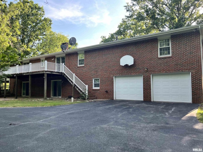 112 Birdsong Drive, Carbondale, Illinois 62901, 5 Bedrooms Bedrooms, 0 ,3 BathroomsBathrooms,Residential,For Sale,Birdsong,0,RMAEB458631