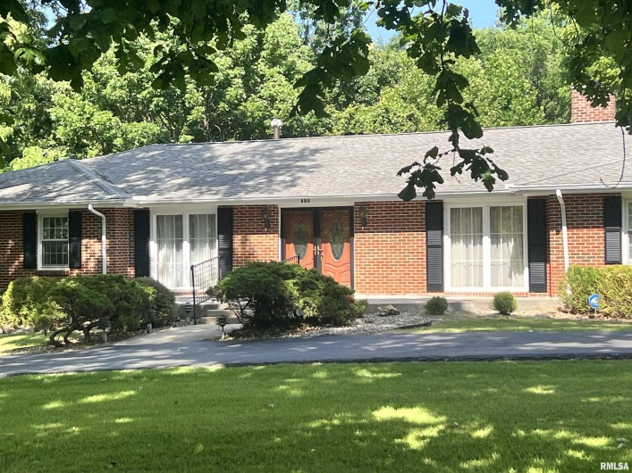 112 Birdsong Drive, Carbondale, Illinois 62901, 5 Bedrooms Bedrooms, 0 ,3 BathroomsBathrooms,Residential,For Sale,Birdsong,0,RMAEB458631
