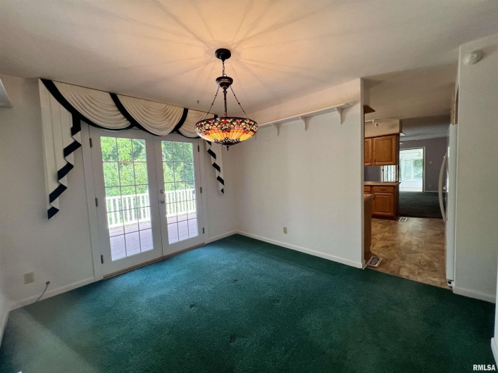 112 Birdsong Drive, Carbondale, Illinois 62901, 5 Bedrooms Bedrooms, 0 ,3 BathroomsBathrooms,Residential,For Sale,Birdsong,0,RMAEB458631