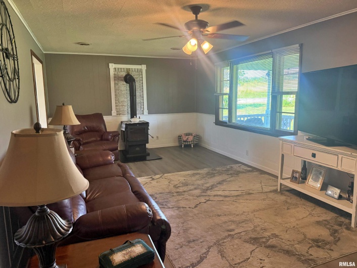 4139 Altenberger Road, Metropolis, Illinois 62960, 4 Bedrooms Bedrooms, 0 ,2 BathroomsBathrooms,Residential,For Sale,Altenberger,0,RMAEB458633