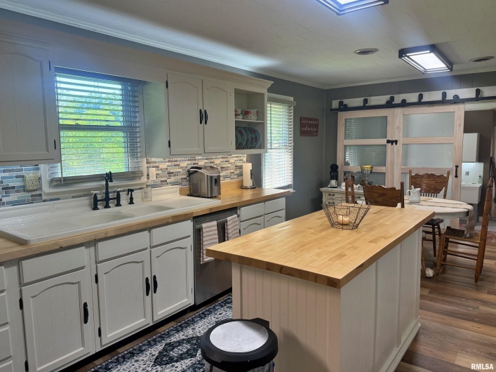 4139 Altenberger Road, Metropolis, Illinois 62960, 4 Bedrooms Bedrooms, 0 ,2 BathroomsBathrooms,Residential,For Sale,Altenberger,0,RMAEB458633