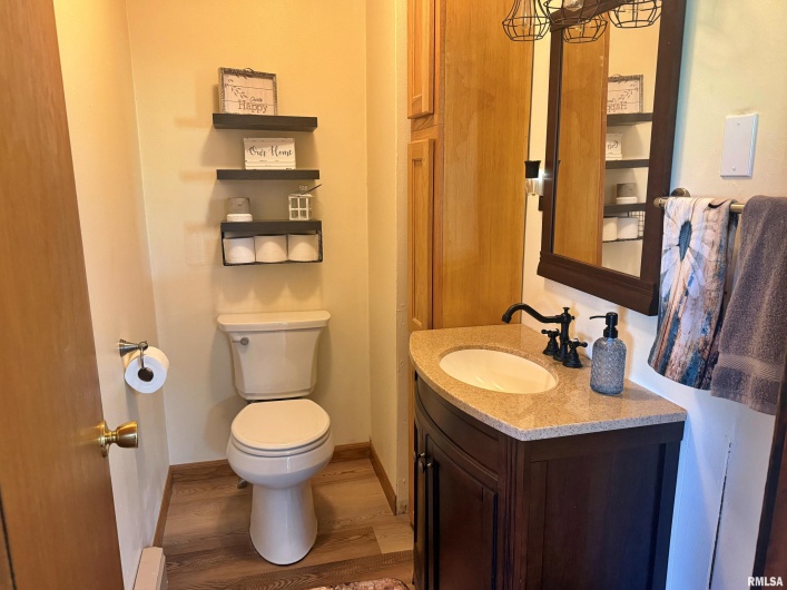 4139 Altenberger Road, Metropolis, Illinois 62960, 4 Bedrooms Bedrooms, 0 ,2 BathroomsBathrooms,Residential,For Sale,Altenberger,0,RMAEB458633