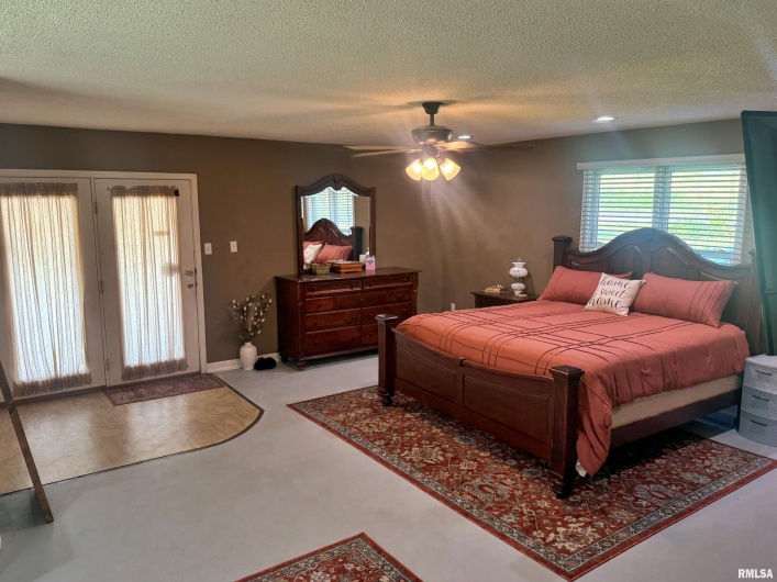 4139 Altenberger Road, Metropolis, Illinois 62960, 4 Bedrooms Bedrooms, 0 ,2 BathroomsBathrooms,Residential,For Sale,Altenberger,0,RMAEB458633