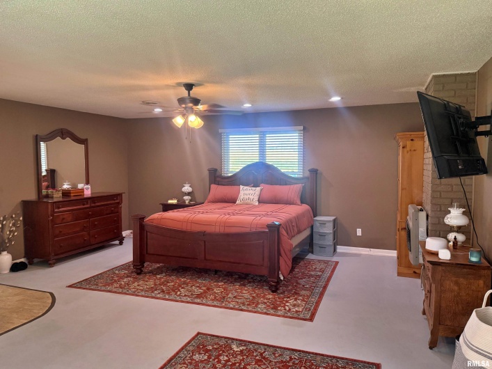 4139 Altenberger Road, Metropolis, Illinois 62960, 4 Bedrooms Bedrooms, 0 ,2 BathroomsBathrooms,Residential,For Sale,Altenberger,0,RMAEB458633