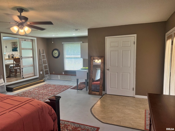 4139 Altenberger Road, Metropolis, Illinois 62960, 4 Bedrooms Bedrooms, 0 ,2 BathroomsBathrooms,Residential,For Sale,Altenberger,0,RMAEB458633