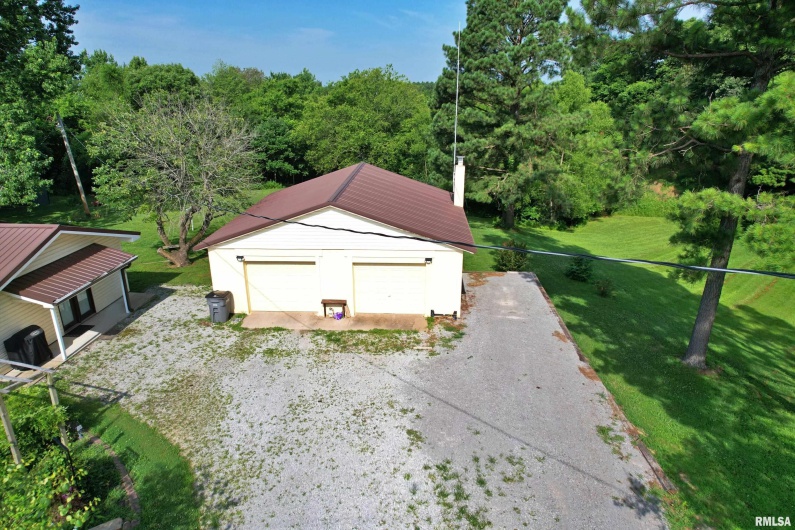 4139 Altenberger Road, Metropolis, Illinois 62960, 4 Bedrooms Bedrooms, 0 ,2 BathroomsBathrooms,Residential,For Sale,Altenberger,0,RMAEB458633