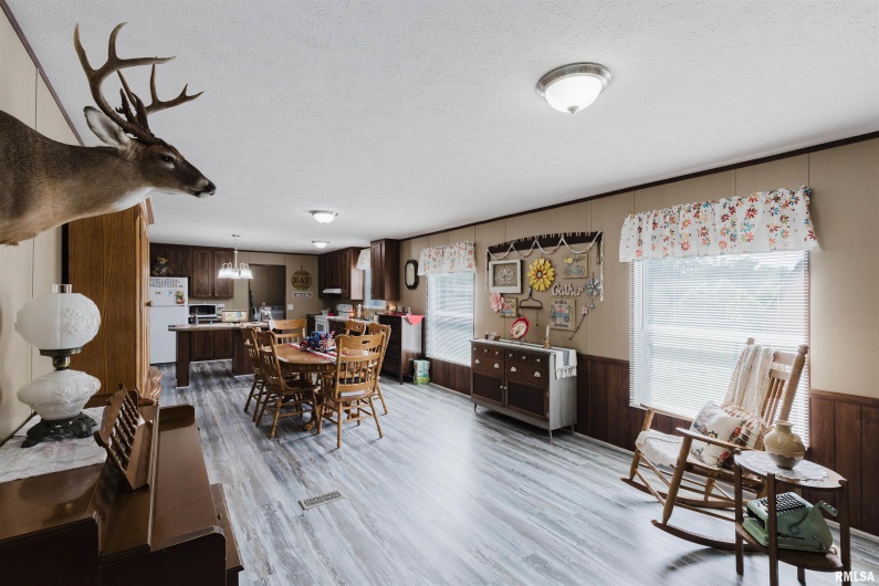 11149 Crenshaw Road, Marion, Illinois 62922, 4 Bedrooms Bedrooms, 0 ,2 BathroomsBathrooms,Residential,For Sale,Crenshaw,0,RMAEB458628
