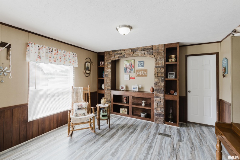 11149 Crenshaw Road, Marion, Illinois 62922, 4 Bedrooms Bedrooms, 0 ,2 BathroomsBathrooms,Residential,For Sale,Crenshaw,0,RMAEB458628