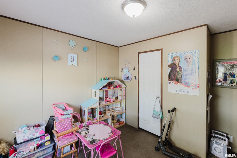 11149 Crenshaw Road, Marion, Illinois 62922, 4 Bedrooms Bedrooms, 0 ,2 BathroomsBathrooms,Residential,For Sale,Crenshaw,0,RMAEB458628