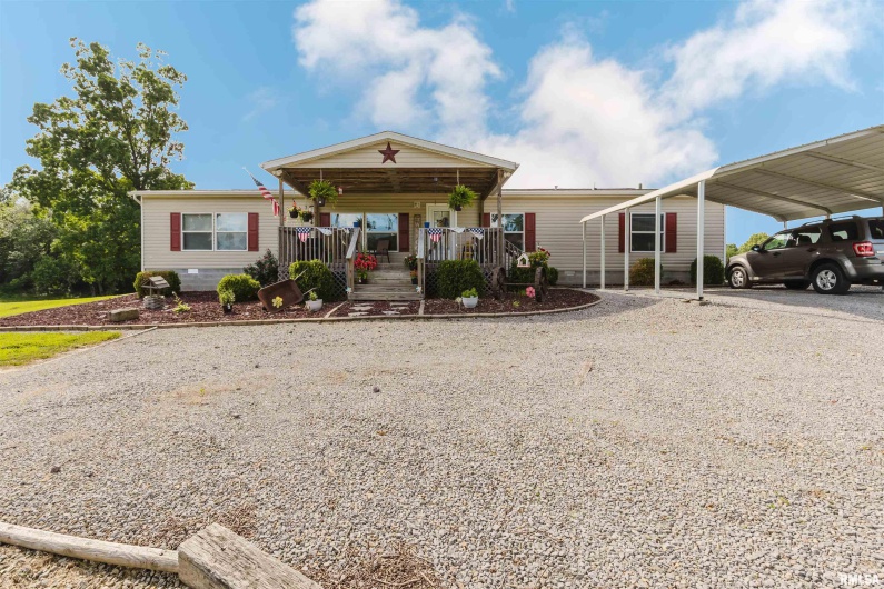 11149 Crenshaw Road, Marion, Illinois 62922, 4 Bedrooms Bedrooms, 0 ,2 BathroomsBathrooms,Residential,For Sale,Crenshaw,0,RMAEB458628
