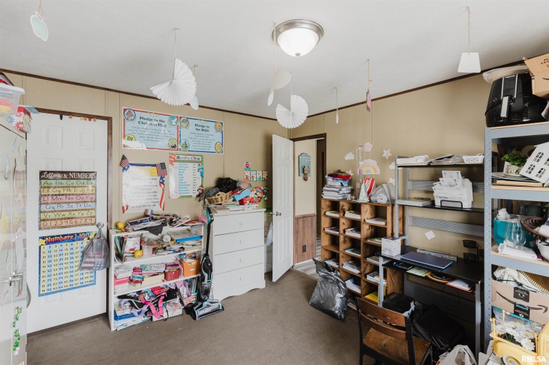11149 Crenshaw Road, Marion, Illinois 62922, 4 Bedrooms Bedrooms, 0 ,2 BathroomsBathrooms,Residential,For Sale,Crenshaw,0,RMAEB458628