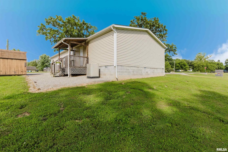 11149 Crenshaw Road, Marion, Illinois 62922, 4 Bedrooms Bedrooms, 0 ,2 BathroomsBathrooms,Residential,For Sale,Crenshaw,0,RMAEB458628