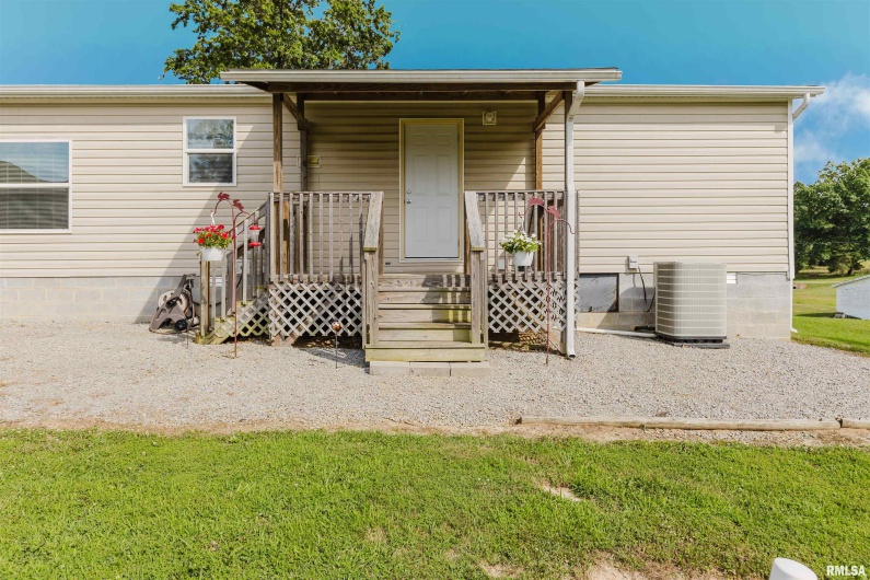 11149 Crenshaw Road, Marion, Illinois 62922, 4 Bedrooms Bedrooms, 0 ,2 BathroomsBathrooms,Residential,For Sale,Crenshaw,0,RMAEB458628