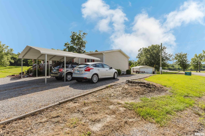 11149 Crenshaw Road, Marion, Illinois 62922, 4 Bedrooms Bedrooms, 0 ,2 BathroomsBathrooms,Residential,For Sale,Crenshaw,0,RMAEB458628