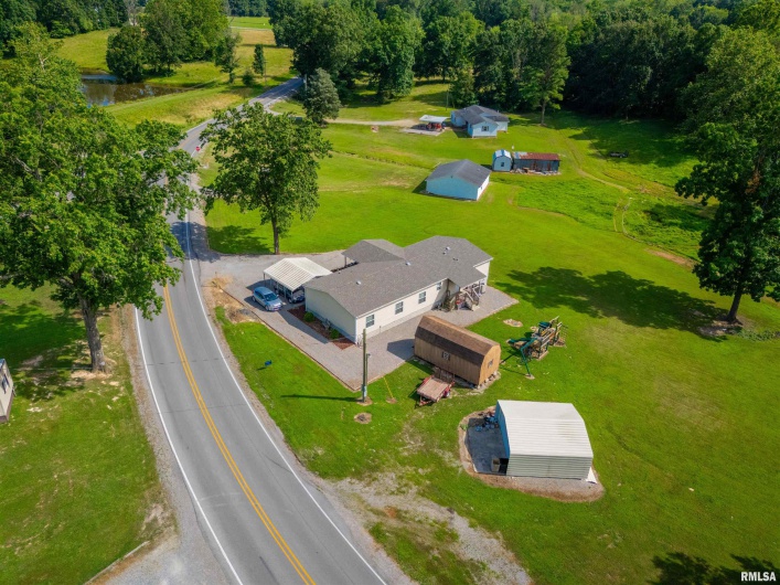 11149 Crenshaw Road, Marion, Illinois 62922, 4 Bedrooms Bedrooms, 0 ,2 BathroomsBathrooms,Residential,For Sale,Crenshaw,0,RMAEB458628