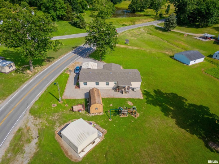 11149 Crenshaw Road, Marion, Illinois 62922, 4 Bedrooms Bedrooms, 0 ,2 BathroomsBathrooms,Residential,For Sale,Crenshaw,0,RMAEB458628