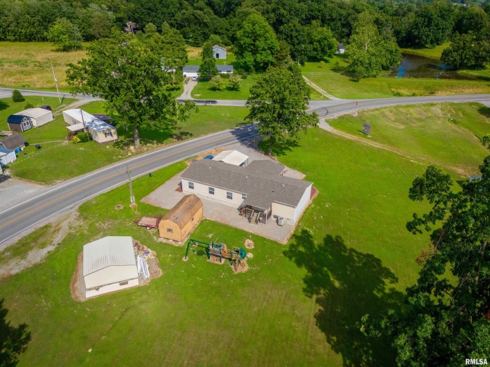 11149 Crenshaw Road, Marion, Illinois 62922, 4 Bedrooms Bedrooms, 0 ,2 BathroomsBathrooms,Residential,For Sale,Crenshaw,0,RMAEB458628