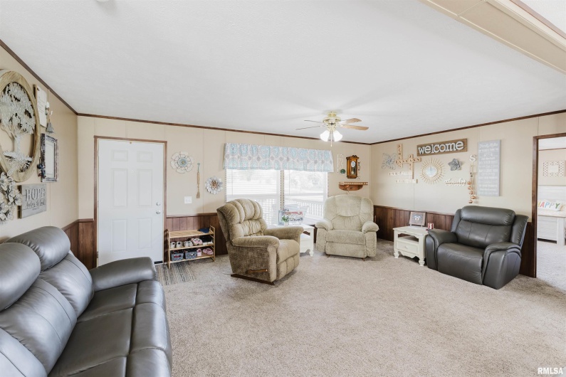 11149 Crenshaw Road, Marion, Illinois 62922, 4 Bedrooms Bedrooms, 0 ,2 BathroomsBathrooms,Residential,For Sale,Crenshaw,0,RMAEB458628