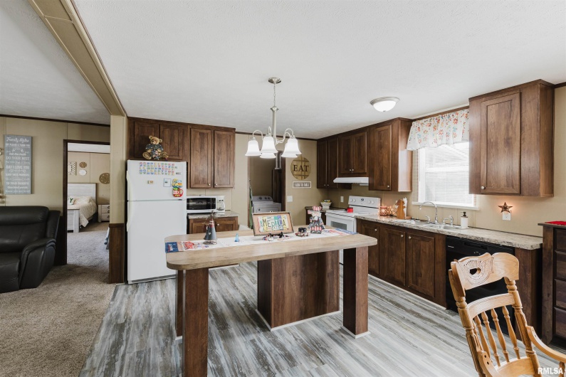11149 Crenshaw Road, Marion, Illinois 62922, 4 Bedrooms Bedrooms, 0 ,2 BathroomsBathrooms,Residential,For Sale,Crenshaw,0,RMAEB458628