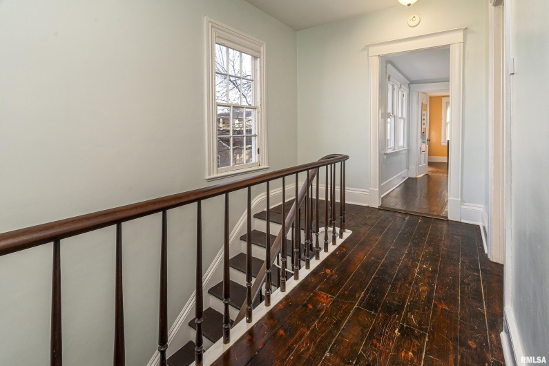 509 MAIN Street, Carbondale, Illinois 62901, 4 Bedrooms Bedrooms, 0 ,1 BathroomBathrooms,Residential,For Sale,MAIN,0,RMAEB458637