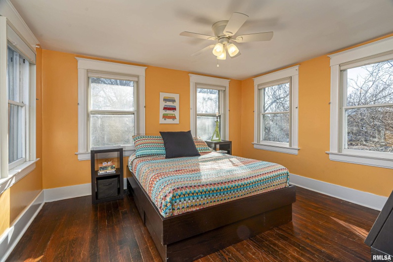 509 MAIN Street, Carbondale, Illinois 62901, 4 Bedrooms Bedrooms, 0 ,1 BathroomBathrooms,Residential,For Sale,MAIN,0,RMAEB458637