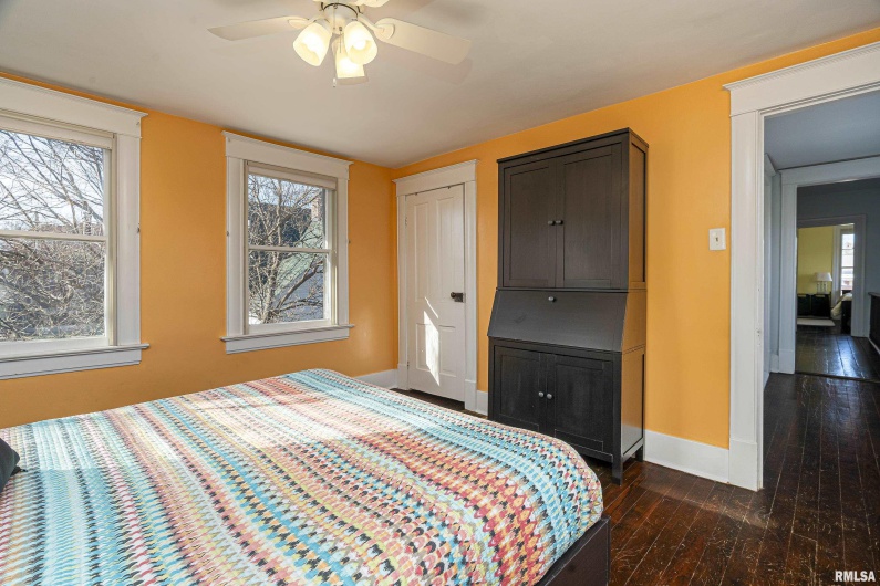 509 MAIN Street, Carbondale, Illinois 62901, 4 Bedrooms Bedrooms, 0 ,1 BathroomBathrooms,Residential,For Sale,MAIN,0,RMAEB458637