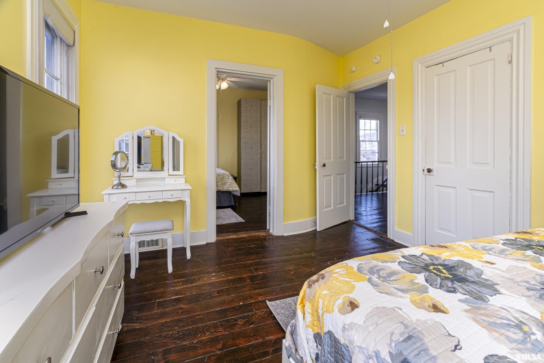 509 MAIN Street, Carbondale, Illinois 62901, 4 Bedrooms Bedrooms, 0 ,1 BathroomBathrooms,Residential,For Sale,MAIN,0,RMAEB458637