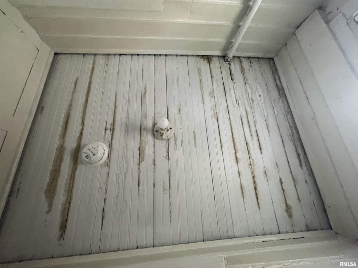 408 UNIVERSITY Avenue, Carbondale, Illinois 62901, 3 Bedrooms Bedrooms, 0 ,1 BathroomBathrooms,Residential,For Sale,UNIVERSITY,0,RMAEB458639
