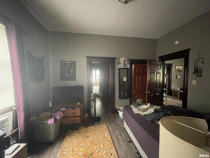 408 UNIVERSITY Avenue, Carbondale, Illinois 62901, 3 Bedrooms Bedrooms, 0 ,1 BathroomBathrooms,Residential,For Sale,UNIVERSITY,0,RMAEB458639