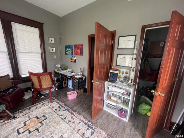 408 UNIVERSITY Avenue, Carbondale, Illinois 62901, 3 Bedrooms Bedrooms, 0 ,1 BathroomBathrooms,Residential,For Sale,UNIVERSITY,0,RMAEB458639