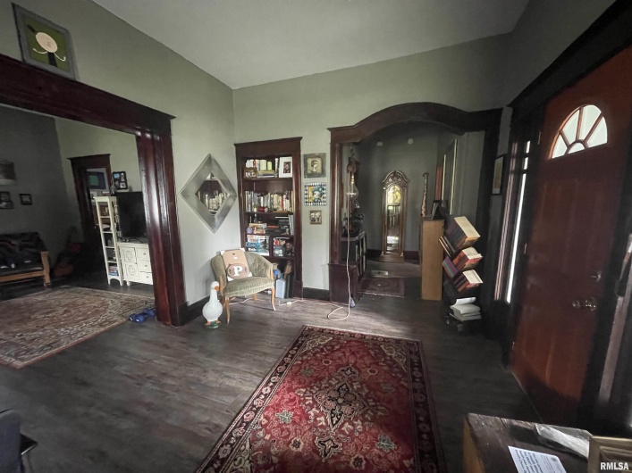 408 UNIVERSITY Avenue, Carbondale, Illinois 62901, 3 Bedrooms Bedrooms, 0 ,1 BathroomBathrooms,Residential,For Sale,UNIVERSITY,0,RMAEB458639