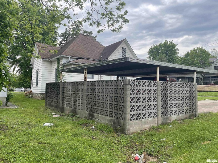 408 UNIVERSITY Avenue, Carbondale, Illinois 62901, 3 Bedrooms Bedrooms, 0 ,1 BathroomBathrooms,Residential,For Sale,UNIVERSITY,0,RMAEB458639