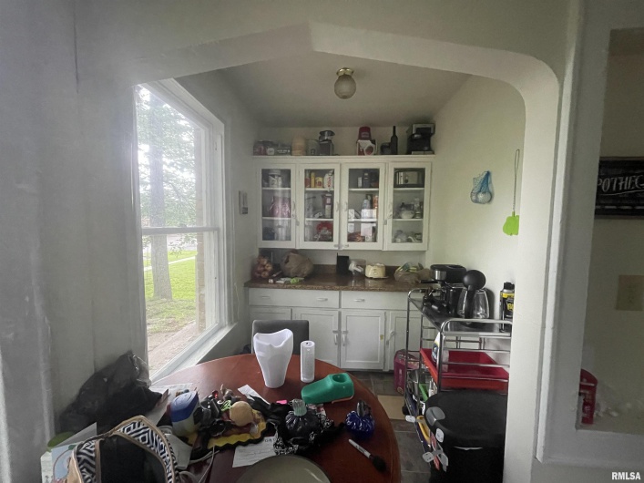 906 ELIZABETH Street, Carbondale, Illinois 62901, 6 Bedrooms Bedrooms, 0 ,2 BathroomsBathrooms,Residential,For Sale,ELIZABETH,0,RMAEB458640