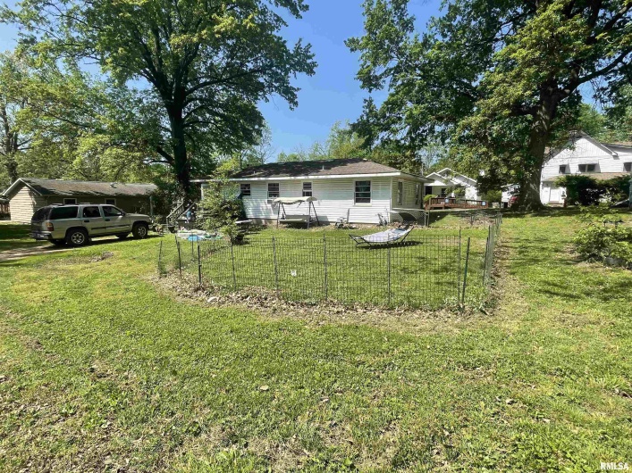 115 FOREST Avenue, Carbondale, Illinois 62901, 3 Bedrooms Bedrooms, 0 ,1 BathroomBathrooms,Residential,For Sale,FOREST,0,RMAEB458642
