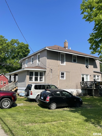 300 COLLEGE Street, Carbondale, Illinois 62901, 5 Bedrooms Bedrooms, 0 ,2 BathroomsBathrooms,Residential,For Sale,COLLEGE,0,RMAEB458643