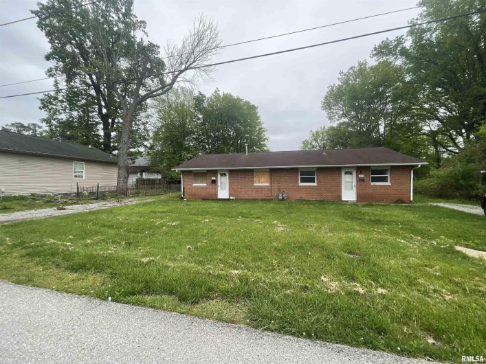 703 HIGH Street, Carbondale, Illinois 62901, 2 Bedrooms Bedrooms, 0 ,1 BathroomBathrooms,Residential,For Sale,HIGH,0,RMAEB458645