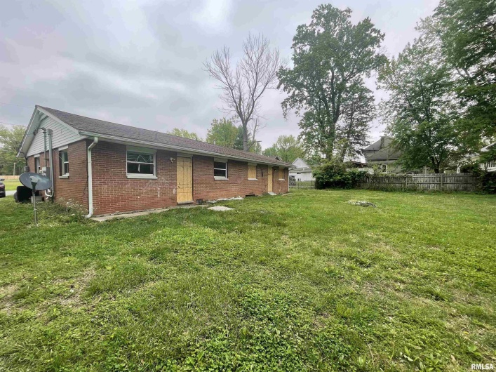 703 HIGH Street, Carbondale, Illinois 62901, 2 Bedrooms Bedrooms, 0 ,1 BathroomBathrooms,Residential,For Sale,HIGH,0,RMAEB458645
