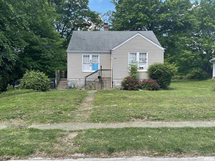 600 OAKLAND Avenue, Carbondale, Illinois 62901, 3 Bedrooms Bedrooms, 0 ,1 BathroomBathrooms,Residential,For Sale,OAKLAND,0,RMAEB458647