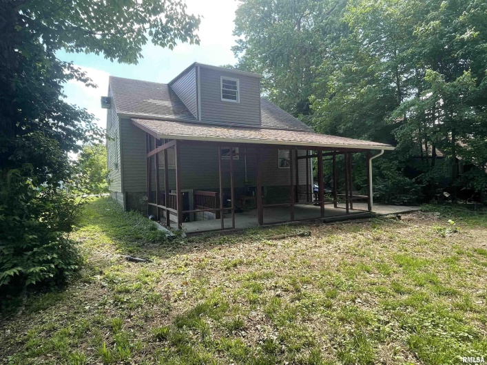 600 OAKLAND Avenue, Carbondale, Illinois 62901, 3 Bedrooms Bedrooms, 0 ,1 BathroomBathrooms,Residential,For Sale,OAKLAND,0,RMAEB458647