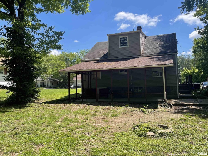 600 OAKLAND Avenue, Carbondale, Illinois 62901, 3 Bedrooms Bedrooms, 0 ,1 BathroomBathrooms,Residential,For Sale,OAKLAND,0,RMAEB458647