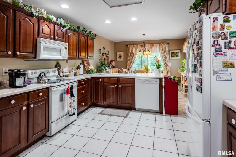 805 New Day Way, Marion, Illinois 62959, 4 Bedrooms Bedrooms, 0 ,2 BathroomsBathrooms,Residential,For Sale,New Day,0,RMAQC4264981