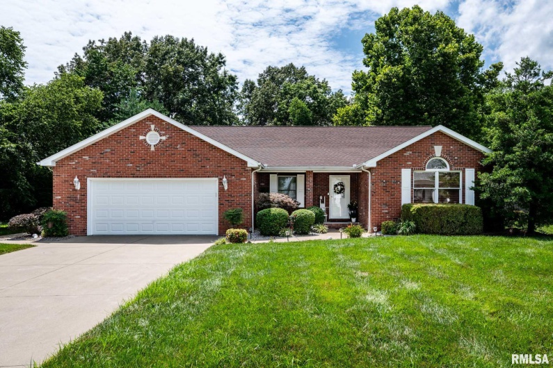 805 New Day Way, Marion, Illinois 62959, 4 Bedrooms Bedrooms, 0 ,2 BathroomsBathrooms,Residential,For Sale,New Day,0,RMAQC4264981